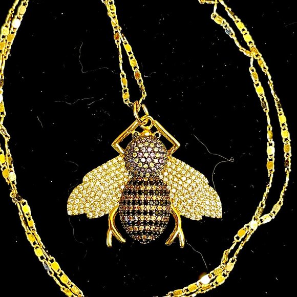 Beautiful Multi Color CZ Bee Pendant & 18K GP Chain - Picture 1 of 4